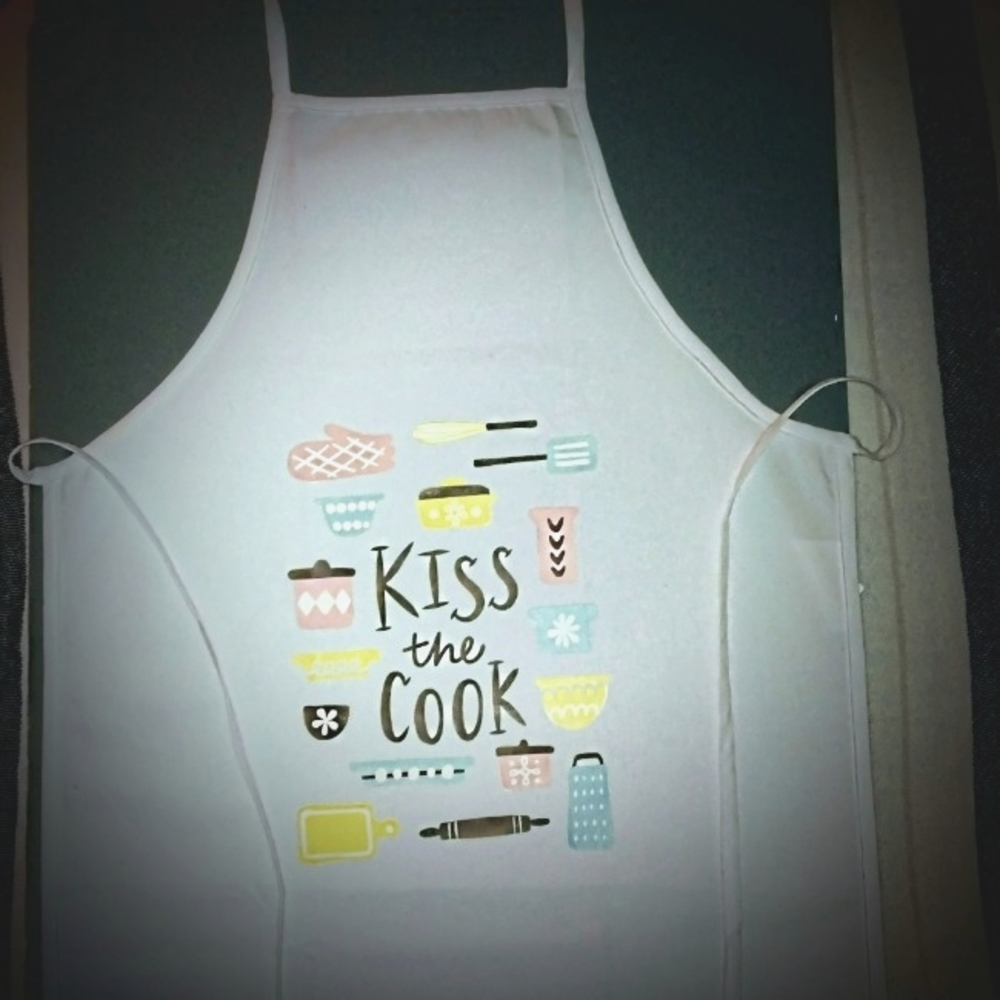 💥PRICE DROP/ Kiss The Cook Apron